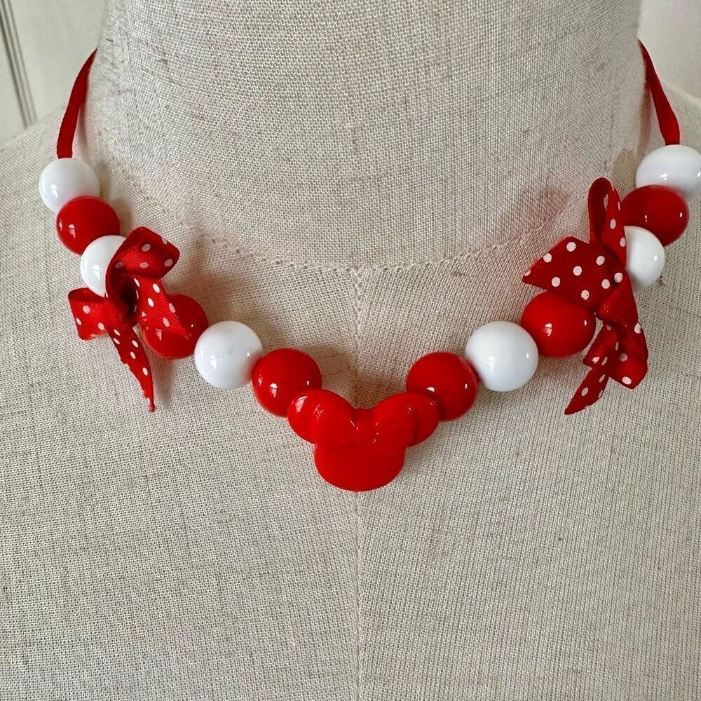 Disney red and white beaded mini mouse bow necklace